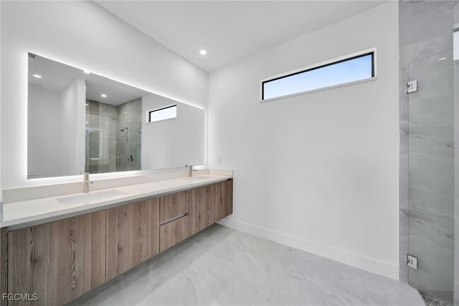 Building Photo - 2234 NW 6th Terrace