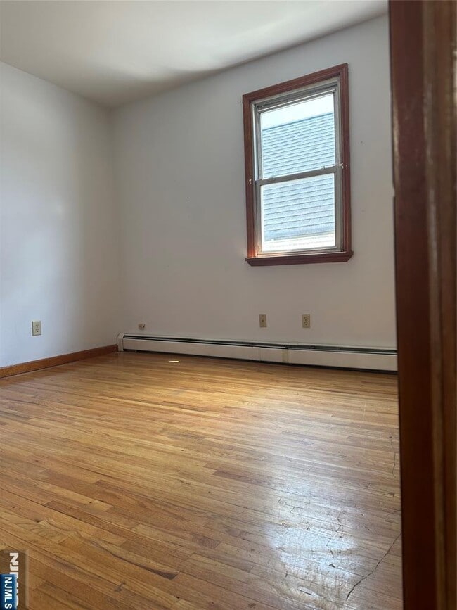 Building Photo - 404 N 3rd St
