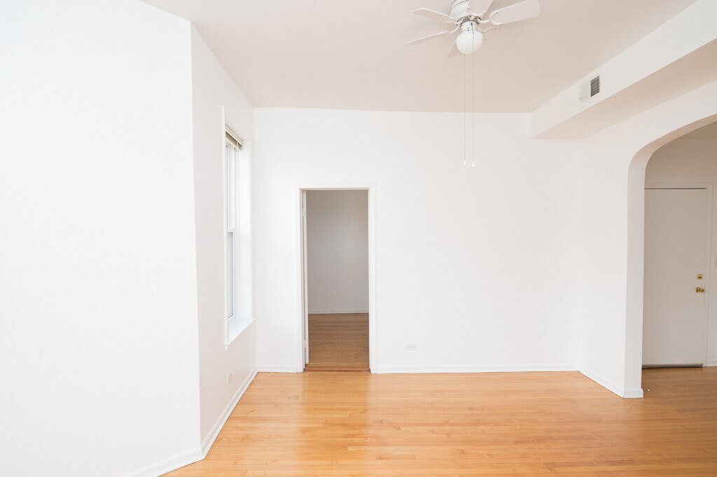 Building Photo - 3616 W Wrightwood Ave