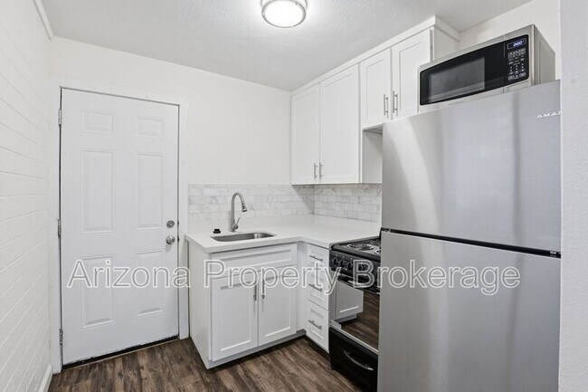 Building Photo - 4150 N 25th St