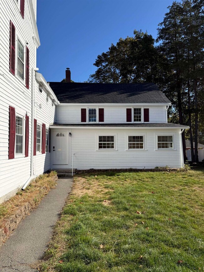 Primary Photo - 244 Main St