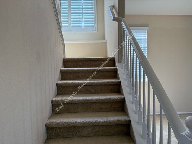 Building Photo - *** Please call us @ 661-266-1400 for information on availability, showings and applications proc...