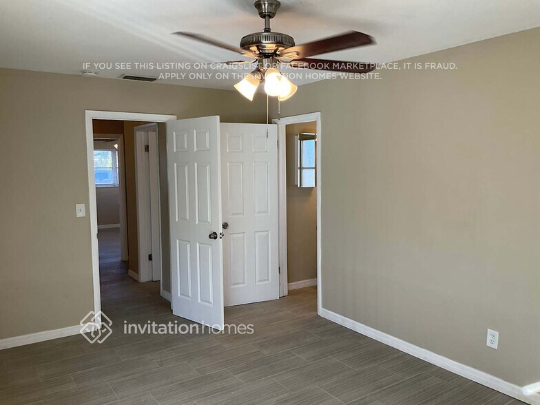 Building Photo - 138 SW 48th Terrace