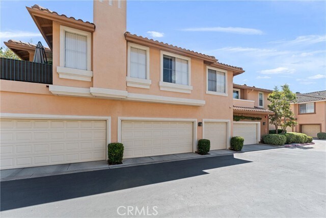 Building Photo - 2802 Ladrillo Aisle