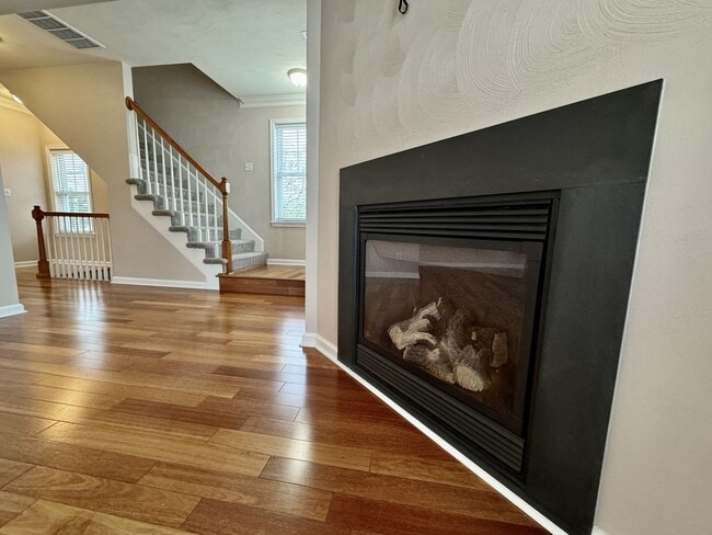 Building Photo - Beautiful 3 Bedroom Duplex by the Beach! A...