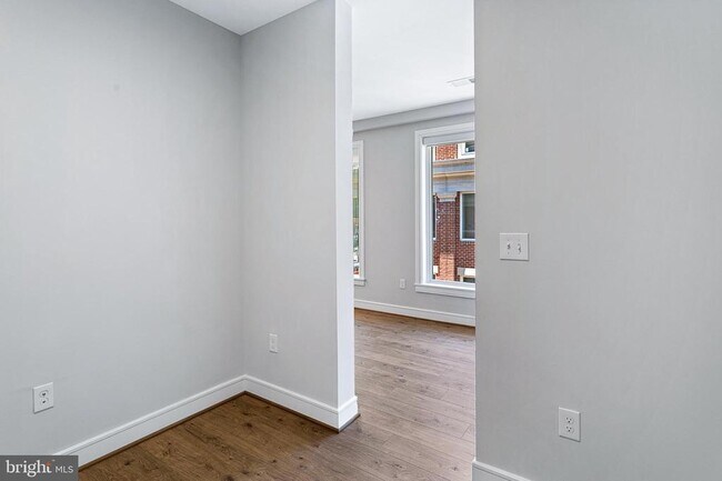 Building Photo - 635 Slaters Ln