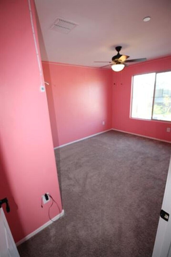 Building Photo - STUNNING 4-Bedroom + Den Home in Gladden Farms!!!!! SOLAR PANELS!!!