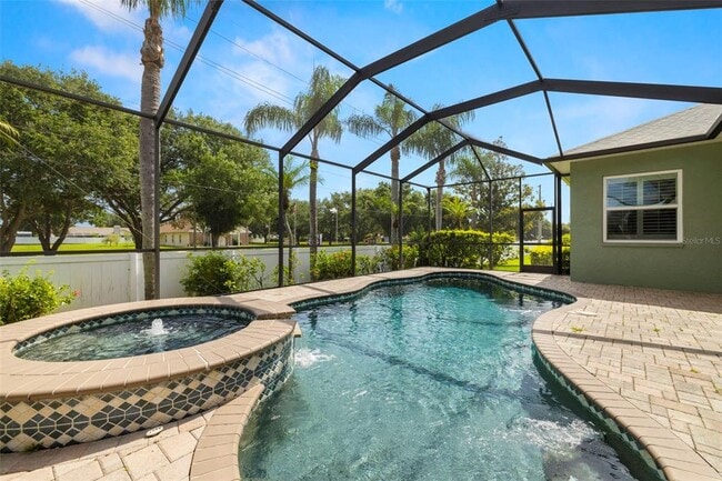 Building Photo - 3916 Valrico Grove Dr