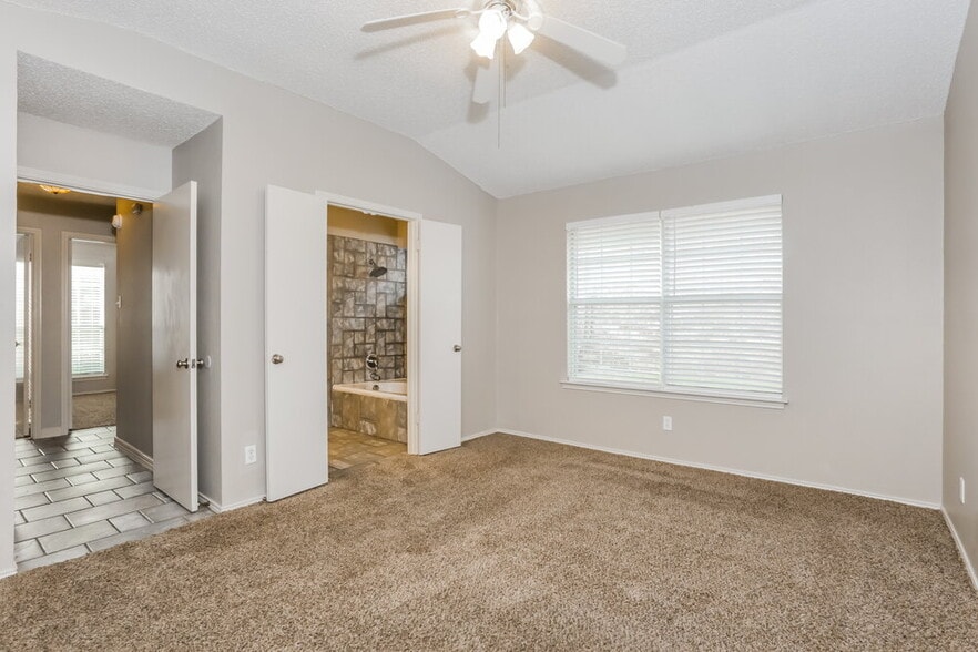 Building Photo - 4326 Walsh Ln