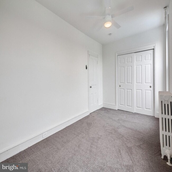 Building Photo - 243 Krams Ave