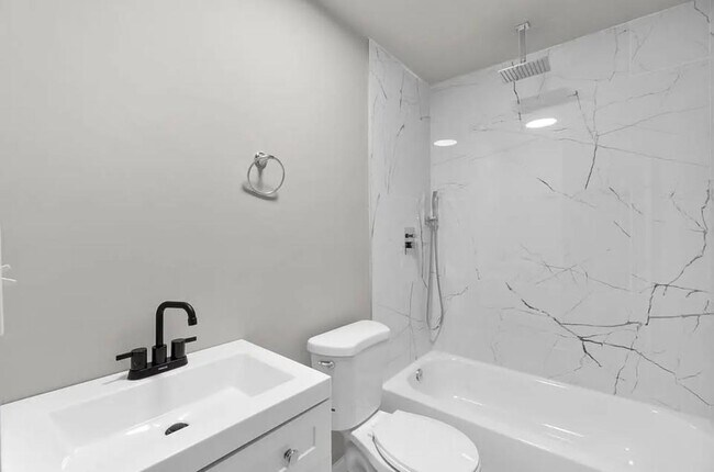 Building Photo - 2218 Orleans St