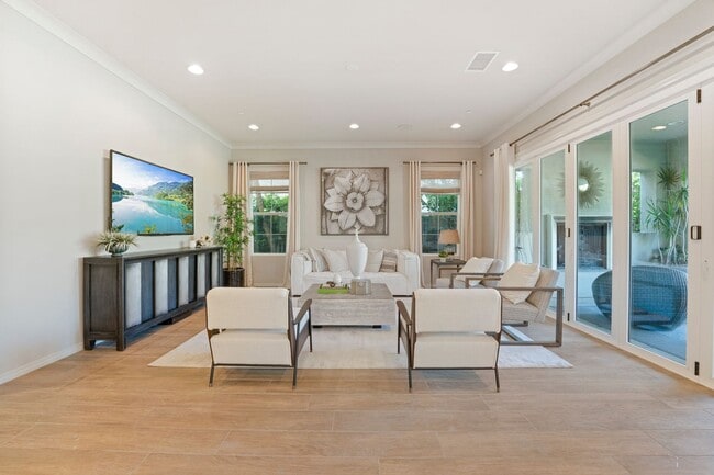 Building Photo - Exceptional Remodeled & Professionally Fur...