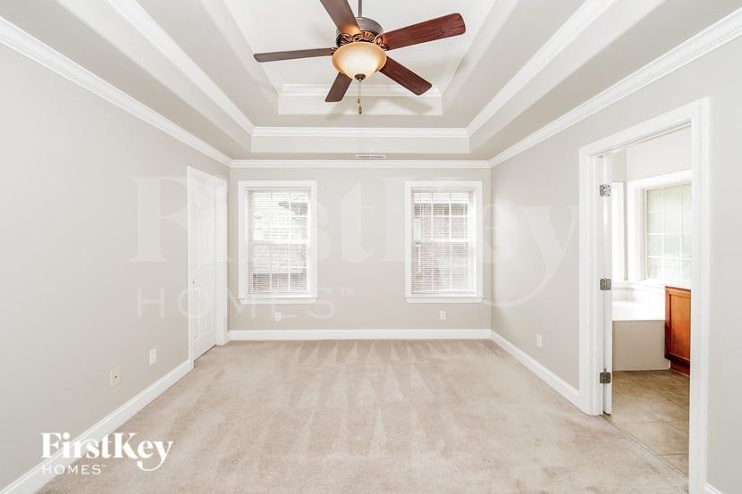 Building Photo - 8624 Highlands Dr