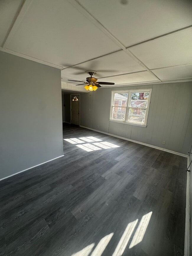 Building Photo - 3544 Southmont Dr