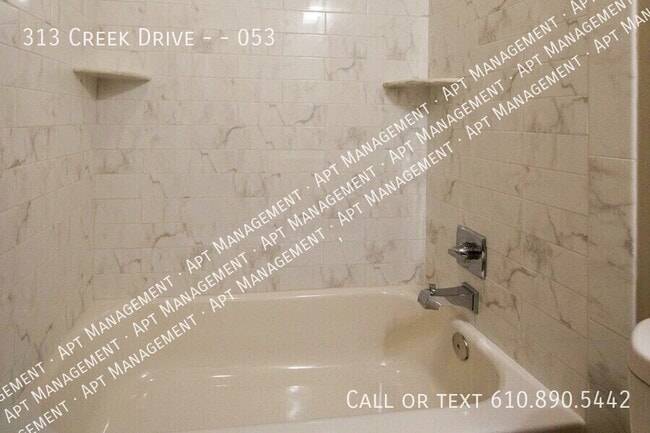 Building Photo - 313 Creek Dr