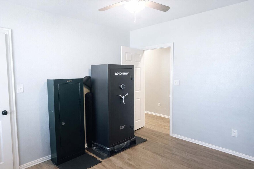 Building Photo - 505 S 1st St