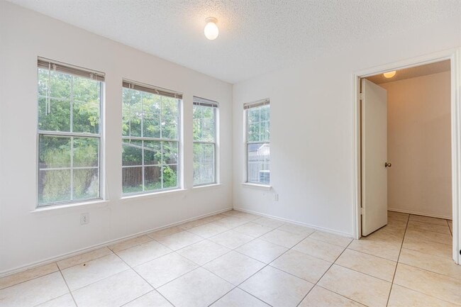 Building Photo - 491 Emerald Fields Ln