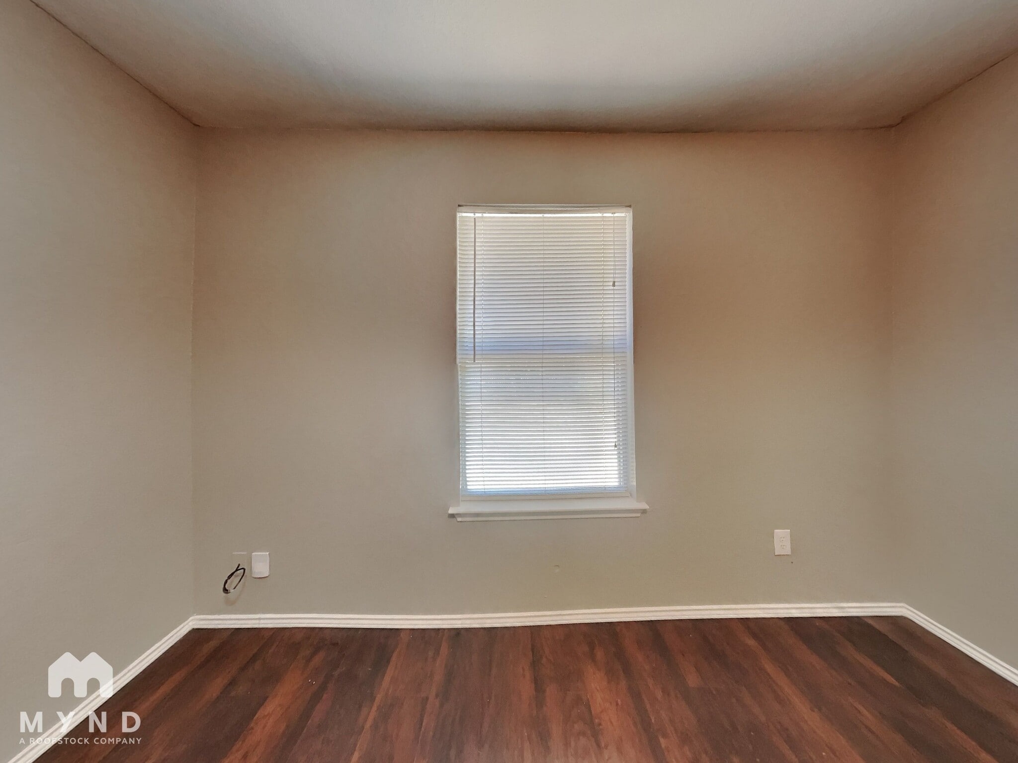 Building Photo - 327 W Little Creek Rd