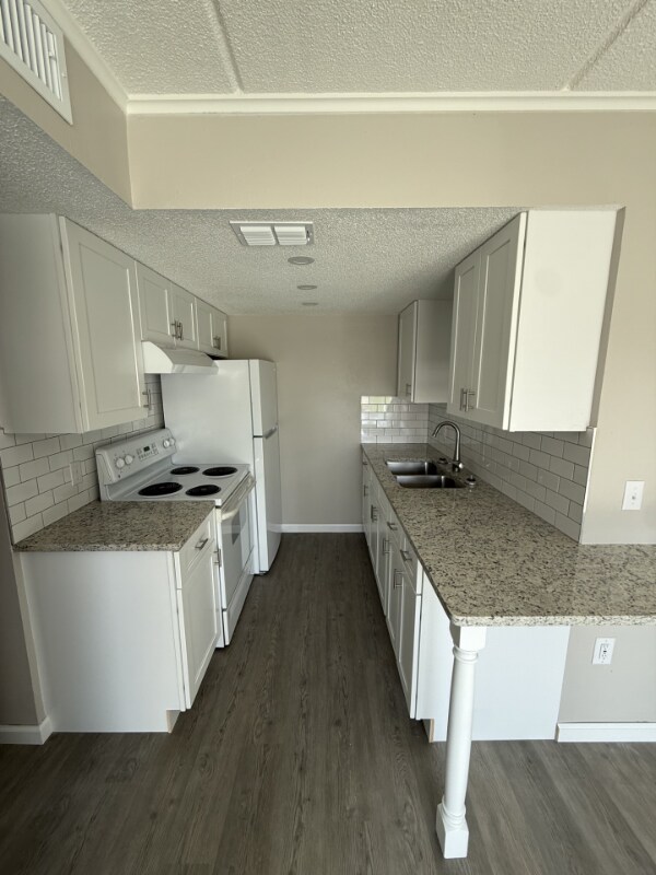 Building Photo - 1702 Recker Hwy