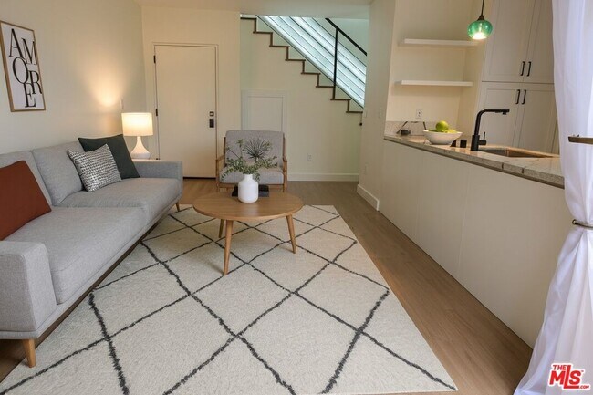 Building Photo - 9946 Farragut Dr