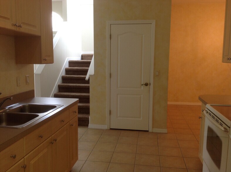 Building Photo - 2533 Stanhope Dr