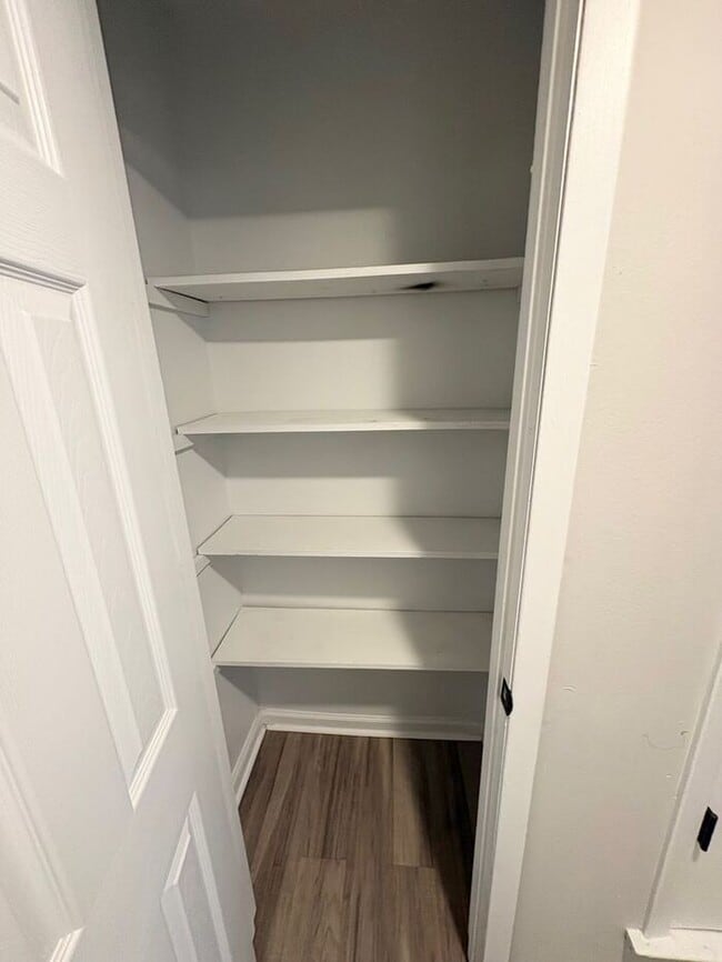 Building Photo - LIVE AT THE DEN THIS WINTER — FREE RENT + $995 SPECIAL