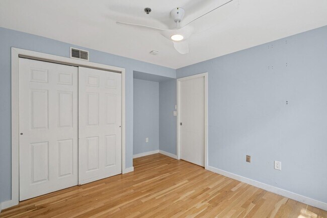 Building Photo - 1320 Bloomfield St
