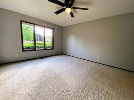 Building Photo - 117 Juniper Drive
