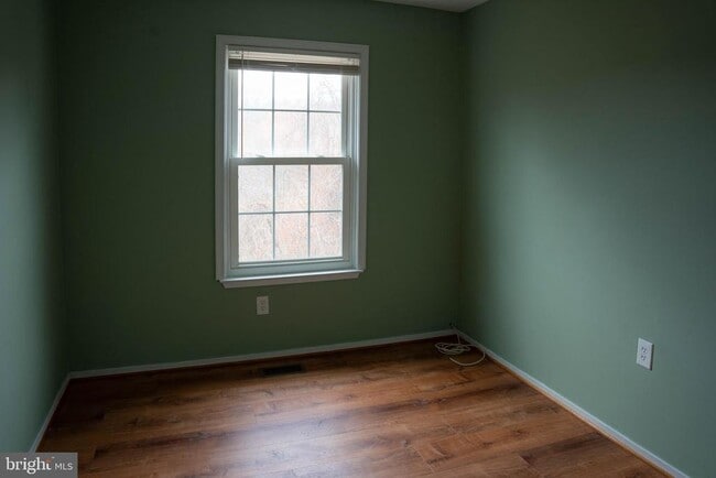 Building Photo - 8654 Venoy Ct