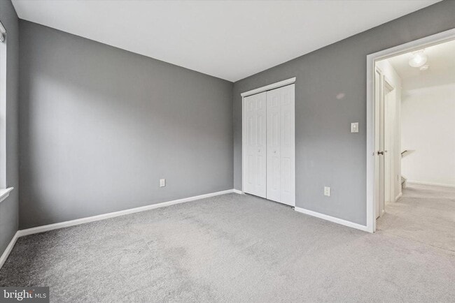 Building Photo - 606 Oswego Ct