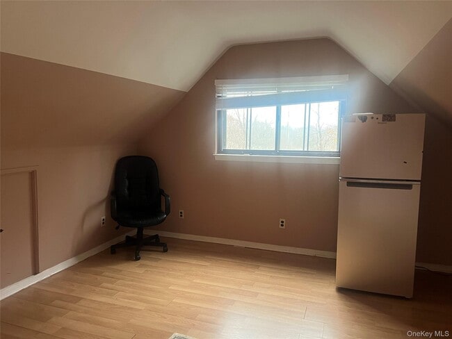 Building Photo - 8 Windmill Ln