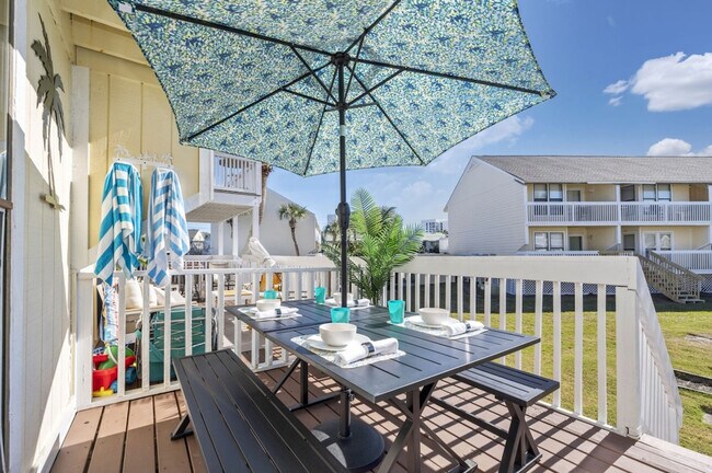 Building Photo - 775 Gulf Shore Dr