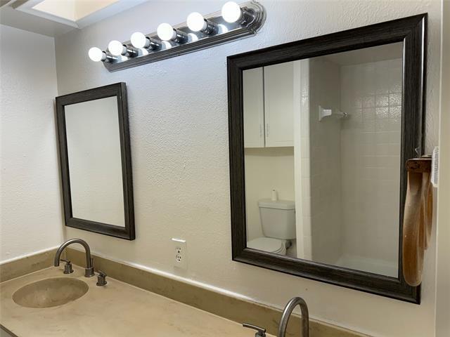 Building Photo - 7745 Dentcrest Dr