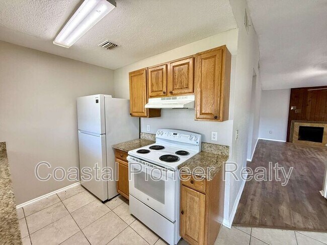 Building Photo - 1242 Coolmont Dr