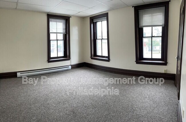 Building Photo - 1 S Main St