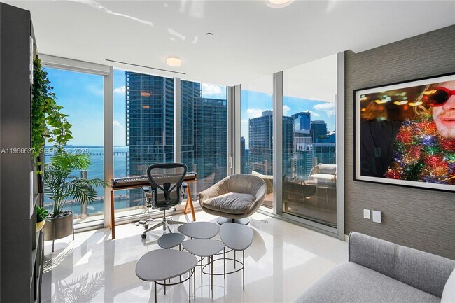 Building Photo - 300 Biscayne Blvd Way