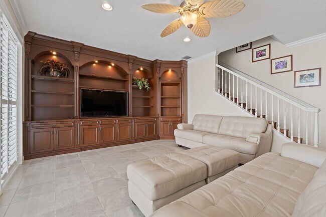 Building Photo - 115 Castries Dr