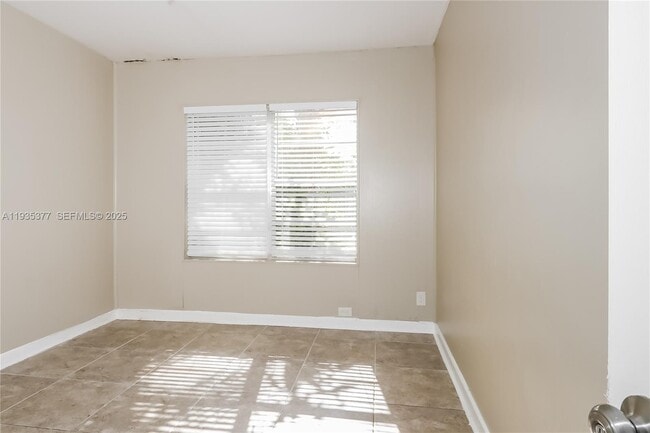 Building Photo - 733 Valley Forge Rd