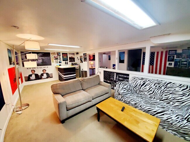 Building Photo - 910 Bungalow Ct