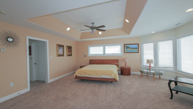 Building Photo - 229 8th St S