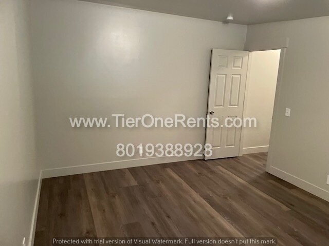 Building Photo - This property offers a NO DEPOSIT option a...