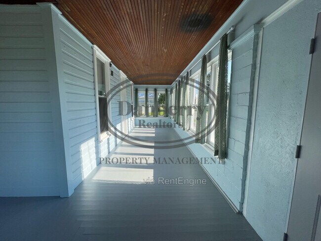 Building Photo - 109 S Main St