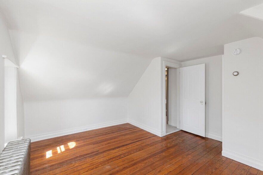 Building Photo - 75 W Ashland St