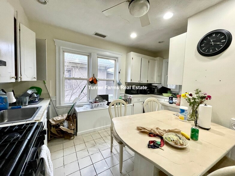 Building Photo - 207 Boston Ave