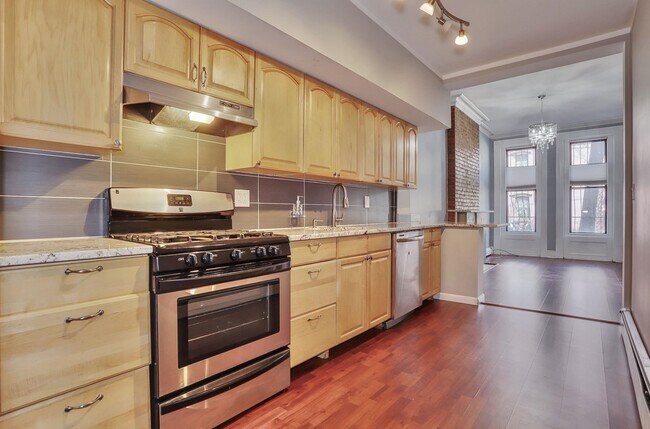 Building Photo - 291 8th St