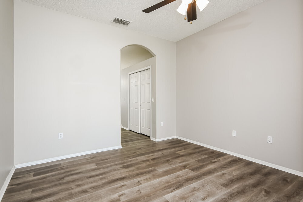 Building Photo - 1027 Lake Biscayne Way