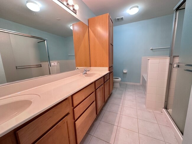 Building Photo - 2737 Borkshire Ln