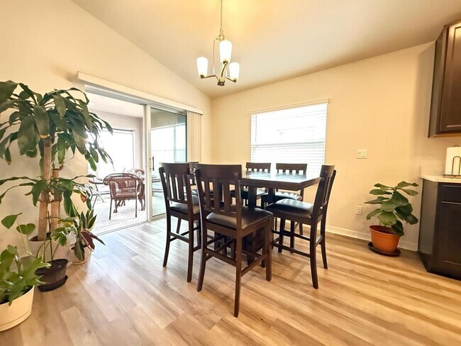 Building Photo - 413 Windy Willow Wy