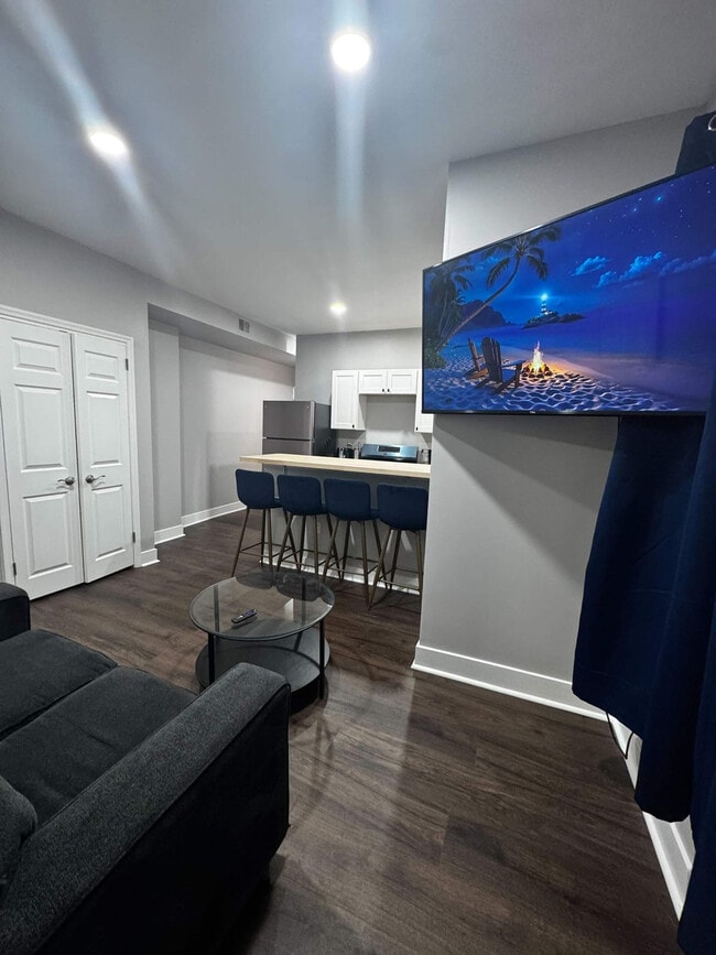 Building Photo - 126 Bainbridge St