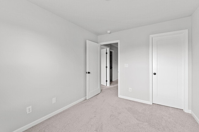 Building Photo - 847 Felix Wy